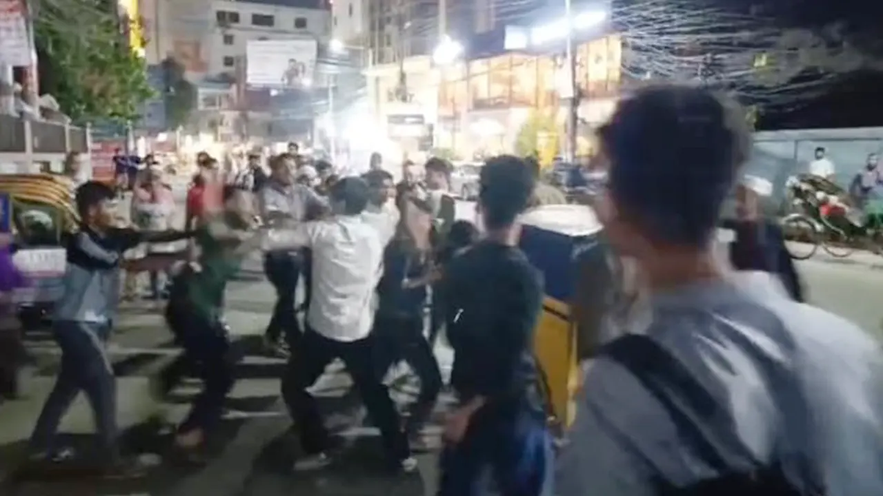 সিগারেটের ধোঁয়া ছাড়া নিয়ে সংঘর্ষ, অতঃপর...